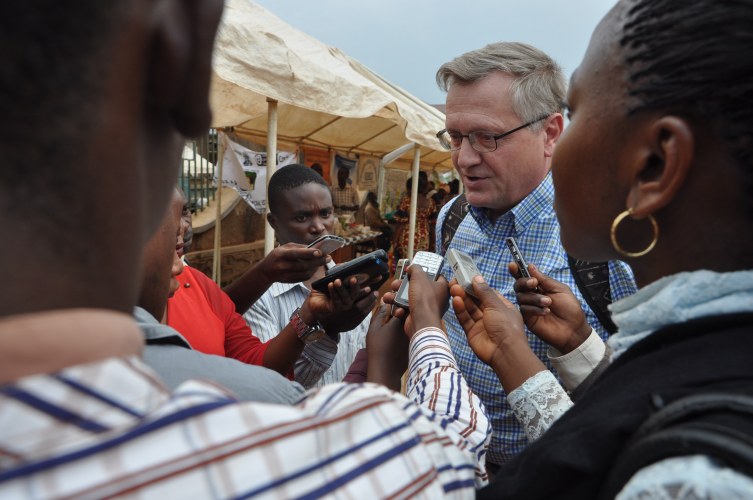 Le directeur régional de VECO RDCongo devant la presse de Butembo ©Merveille Saliboko