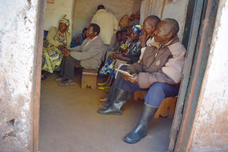 Vue de l'assistance écoutant la délégation de VECO RDCongo ©Merveille Saliboko