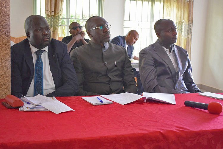 De gauche à droite: le ministre provincial de la fonction publique, le vice-gouverneur de l'Ituri et le coordinateur régional du programme café de VECO RDCongo ©Merveille Saliboko